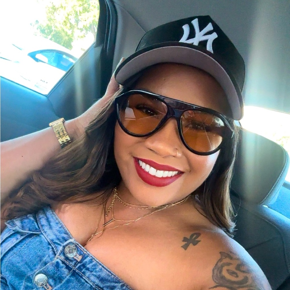 Meet your Posher, Bebe